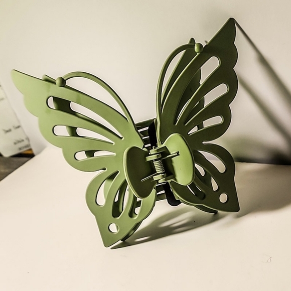 unbranded Accessories - Oversized Sage Green Butterfly Hair Clip